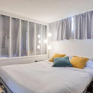 https://appartement-refait-neuf-proche-arc-triomphe-4p.fr-paris.fr